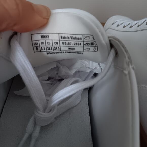 Vionic Winny White Leather Gum Sneaker Women's size 8 Wide NWB - Picture 8 of 10